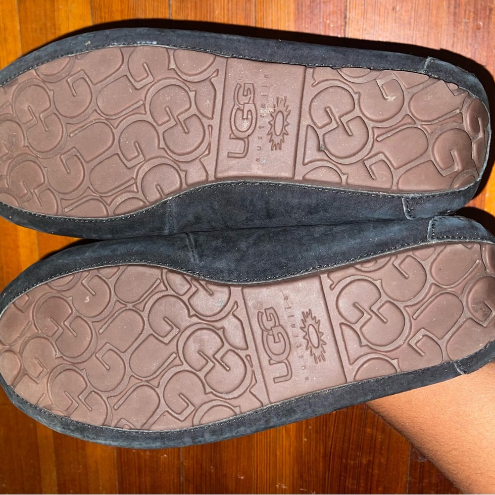 UGG black moccasin - Picture 2 of 2